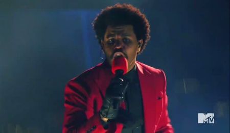 The Weeknd at his VMAs 2020 performance